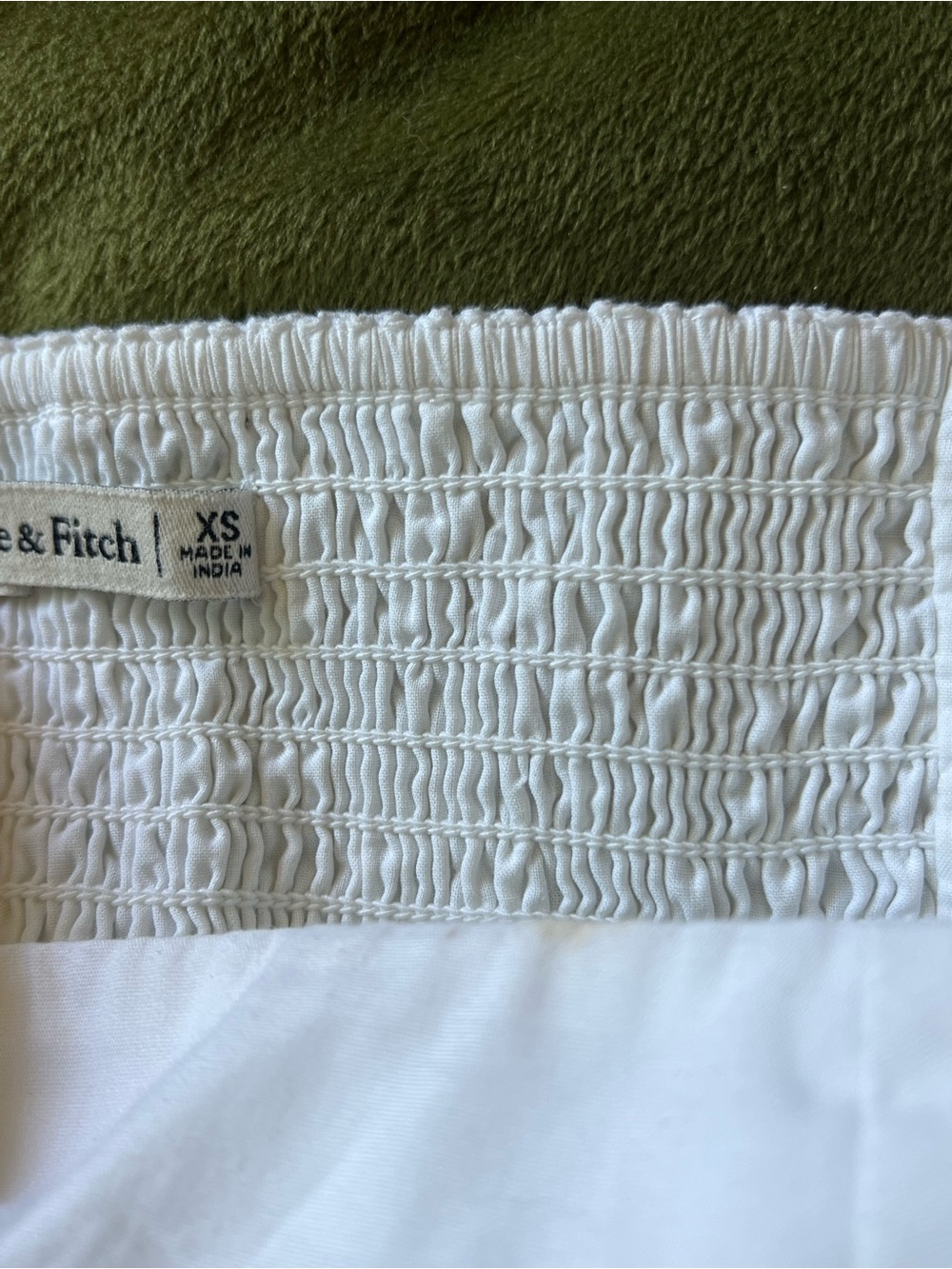 Abercrombie & Fitch White Smocked Crop Top with Puff Sleeves - Picture 3 of 5